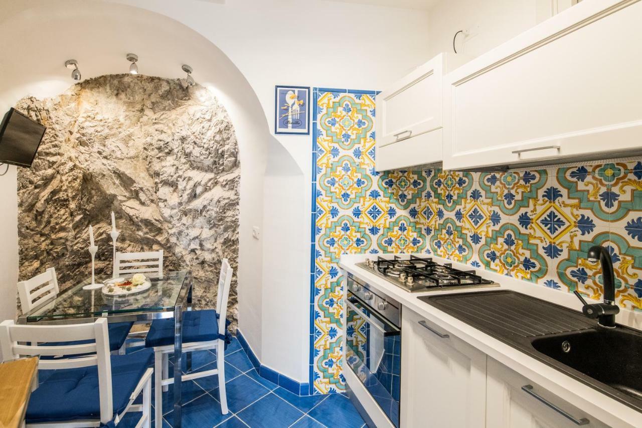 Suite Picasso Amalfi Buitenkant foto