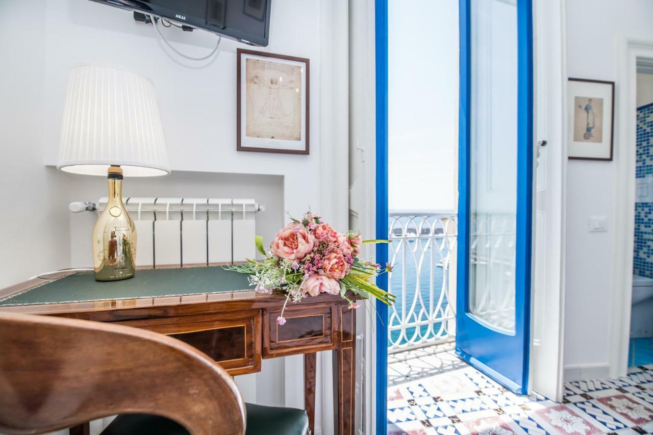 Suite Picasso Amalfi Buitenkant foto